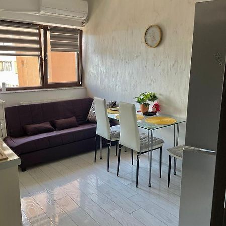 Appartement Apartament Corni à Râmnicu Vâlcea Extérieur photo