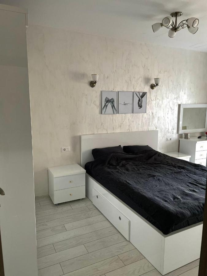 Appartement Apartament Corni à Râmnicu Vâlcea Extérieur photo