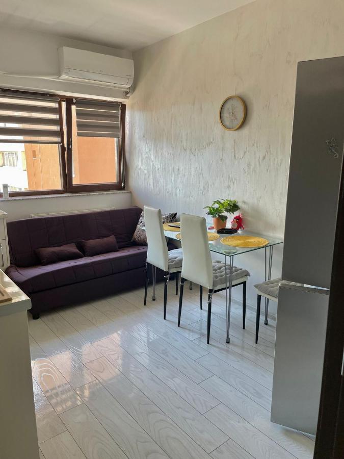 Appartement Apartament Corni à Râmnicu Vâlcea Extérieur photo